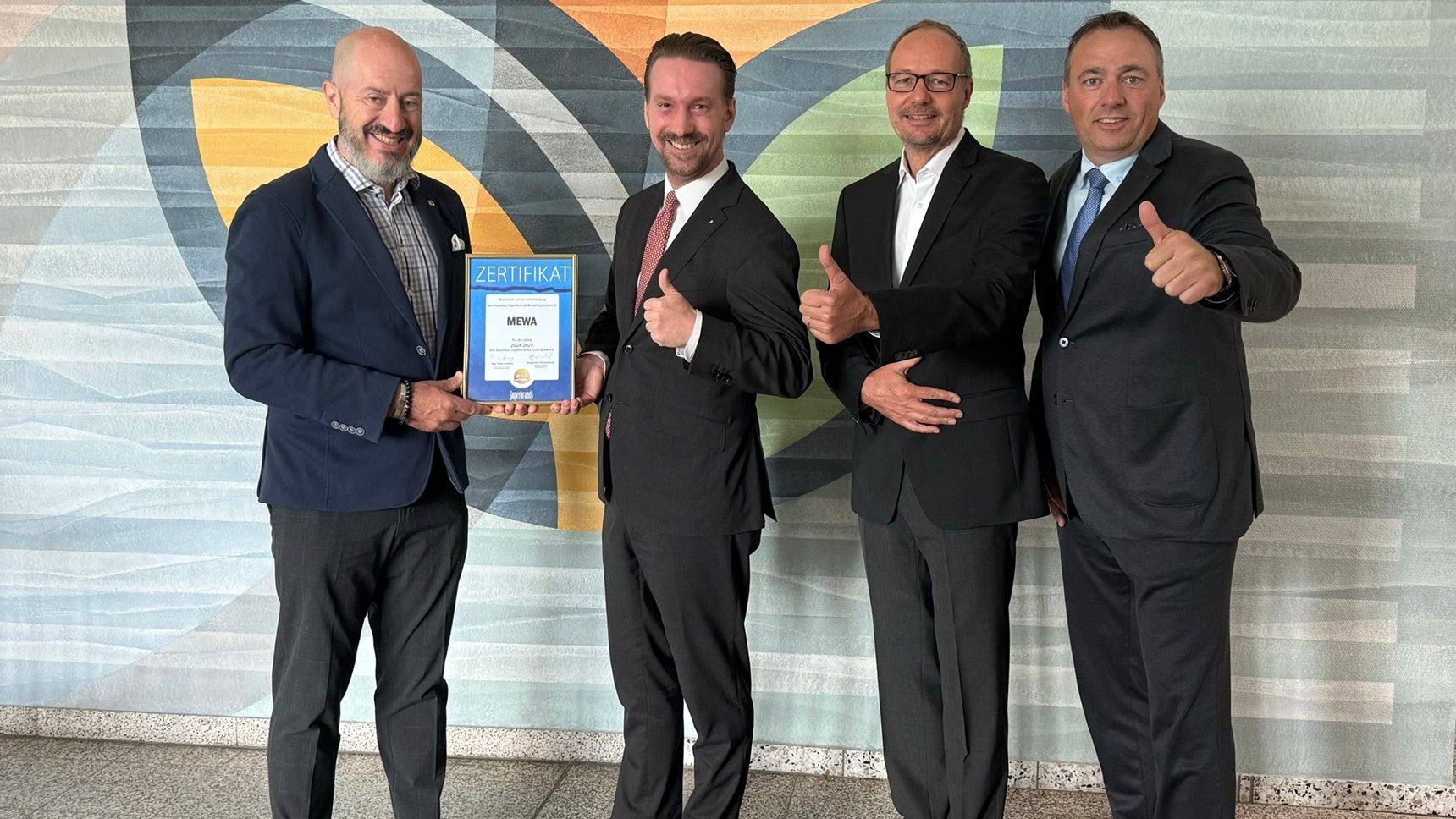 Auch für 2024/2025 darf sich Mewa wieder über die Auszeichnung als Business Superbrand freuen. (Foto: Mewa)