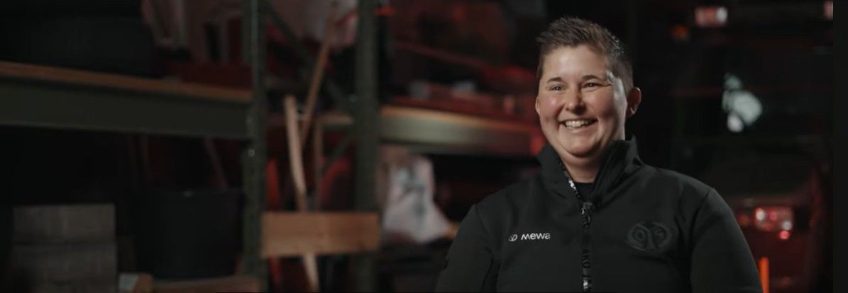 Leidenschaft für deine Arbeit: Alisa sorgt bei Mainz 05 für perfekten Rasen