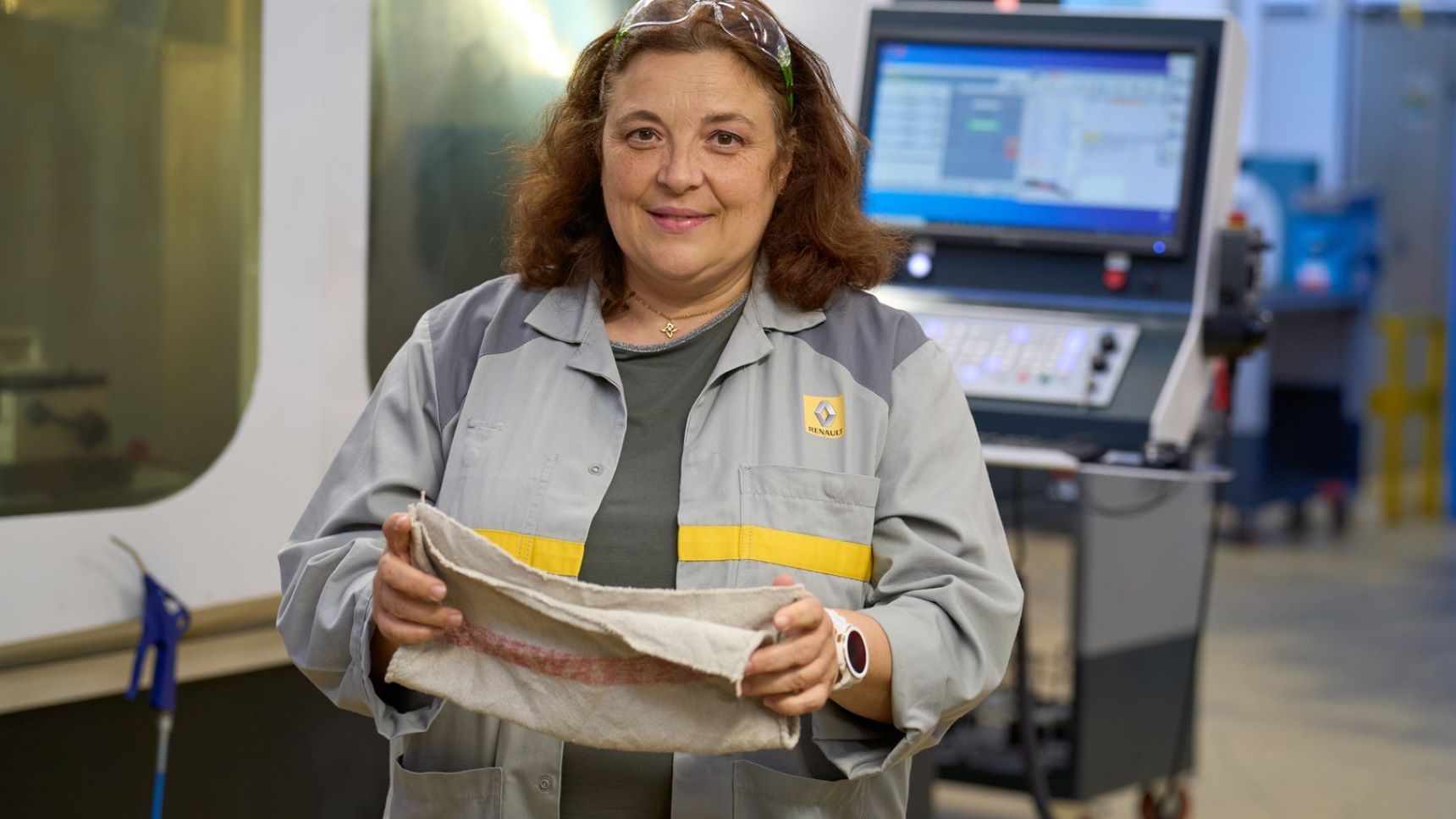 Isabel Caniço, responsável pelo ambiente da Renault Cacia, introduziu o sistema da Mewa em 2018: "Foi um salto de um zero para um cinco. Top!" (foto: Mewa)