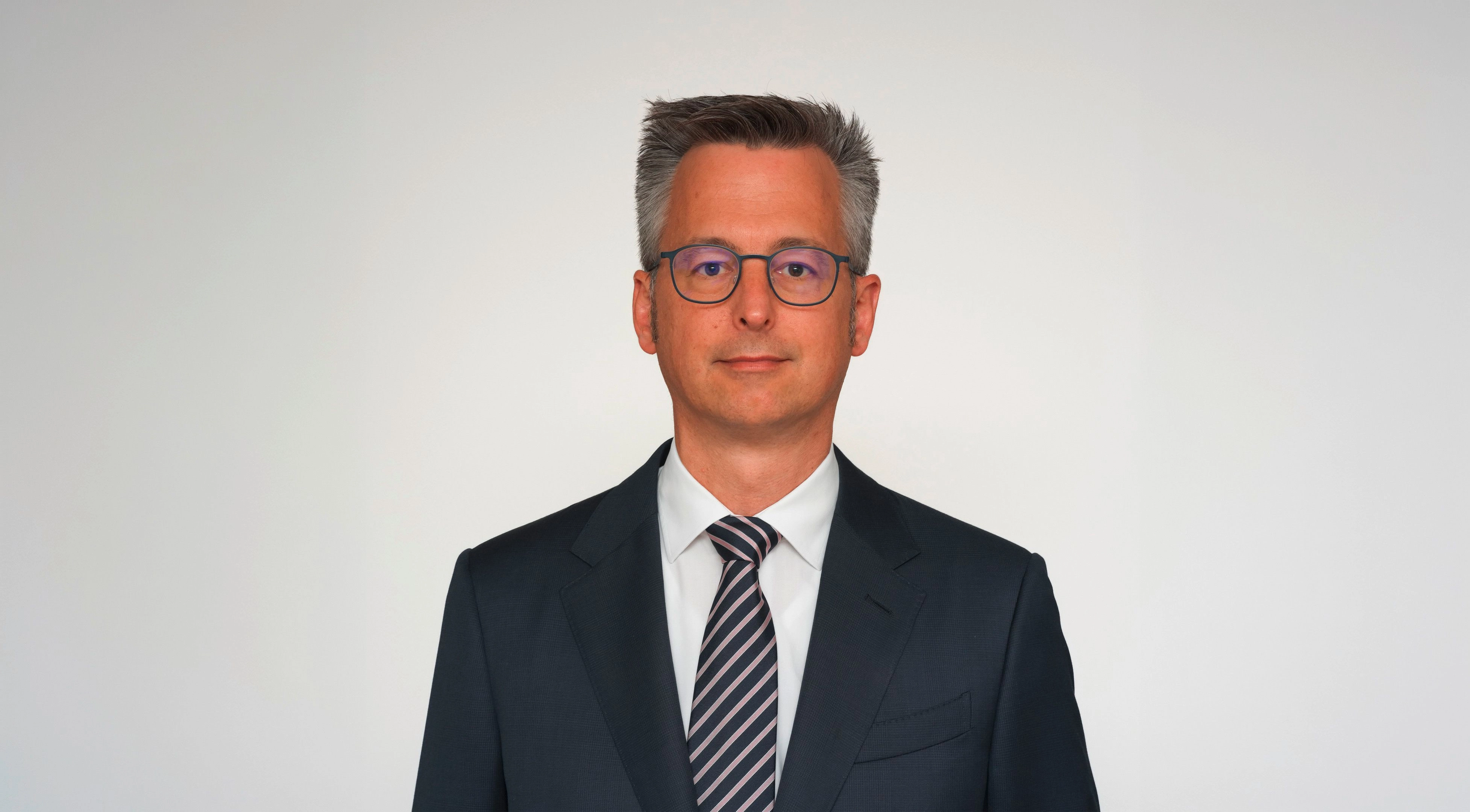 Zum 1. August 2026 übernimmt Dr. Christian Funk den Vorstandsvorsitz (CEO) der Mewa-Gruppe