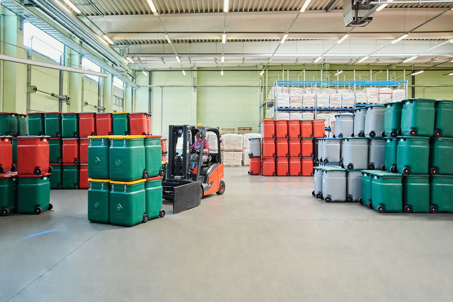 SaCon biztonsági tárolóedények, amelyek használatával mindig kellő mennyiségű és minőségű törlőkendő áll rendelkezésre