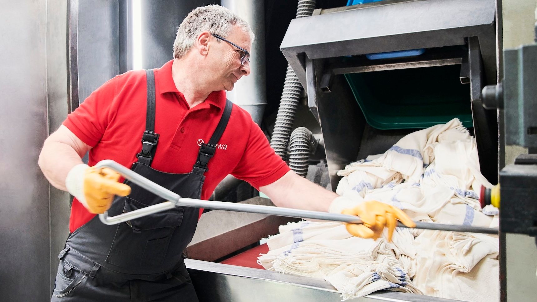 Les lavettes sont lavées dans des installations de lavage ultramodernes