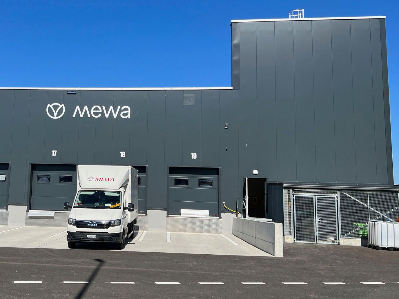 Stockage et logistique selon des normes de qualité, d’hygiène et de sécurité certifiées.