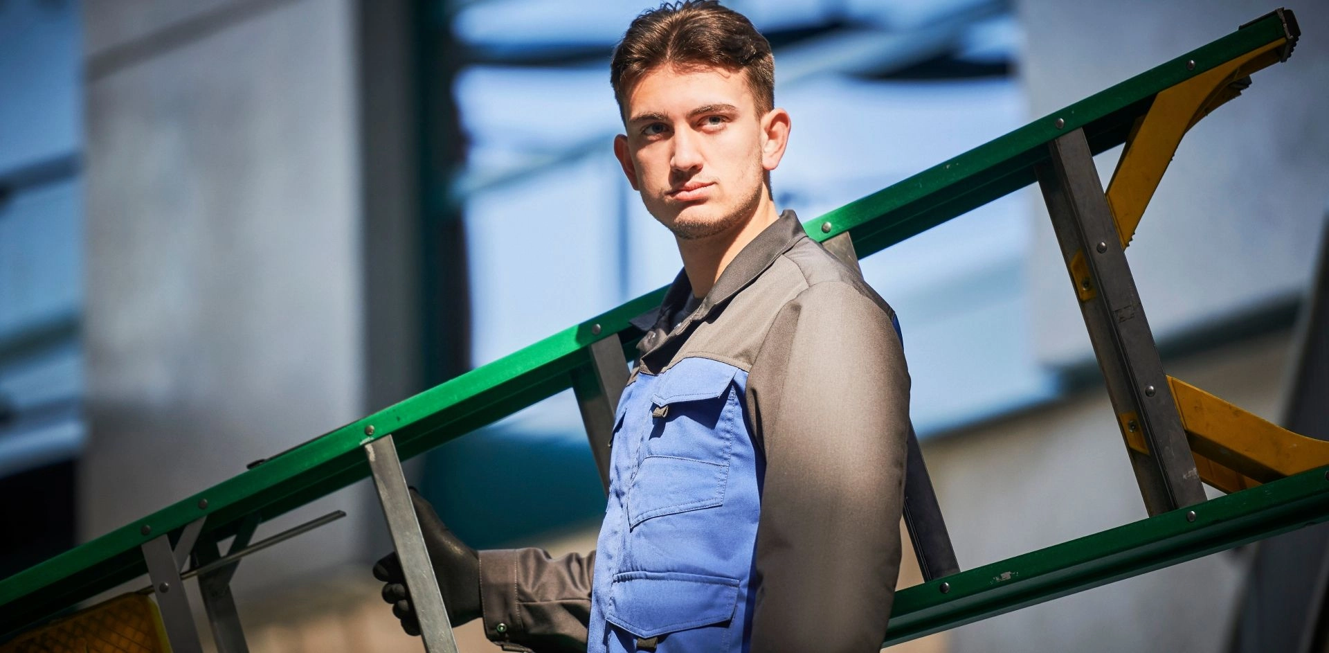 Jeder Mitarbeiter erhält sein persönliches Outfit in mehrfacher Ausstattung.