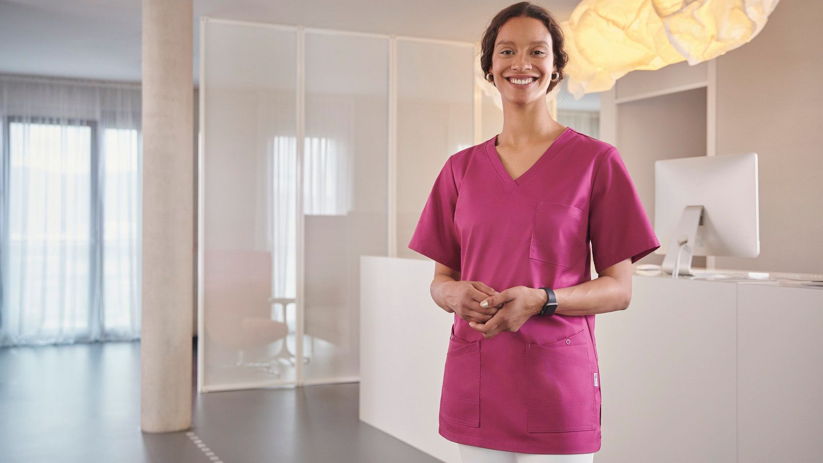 Mewa kleidet Fachkräfte in Gesundheitsberufen im Rundum-Service ein.  (Fotos: Mewa)