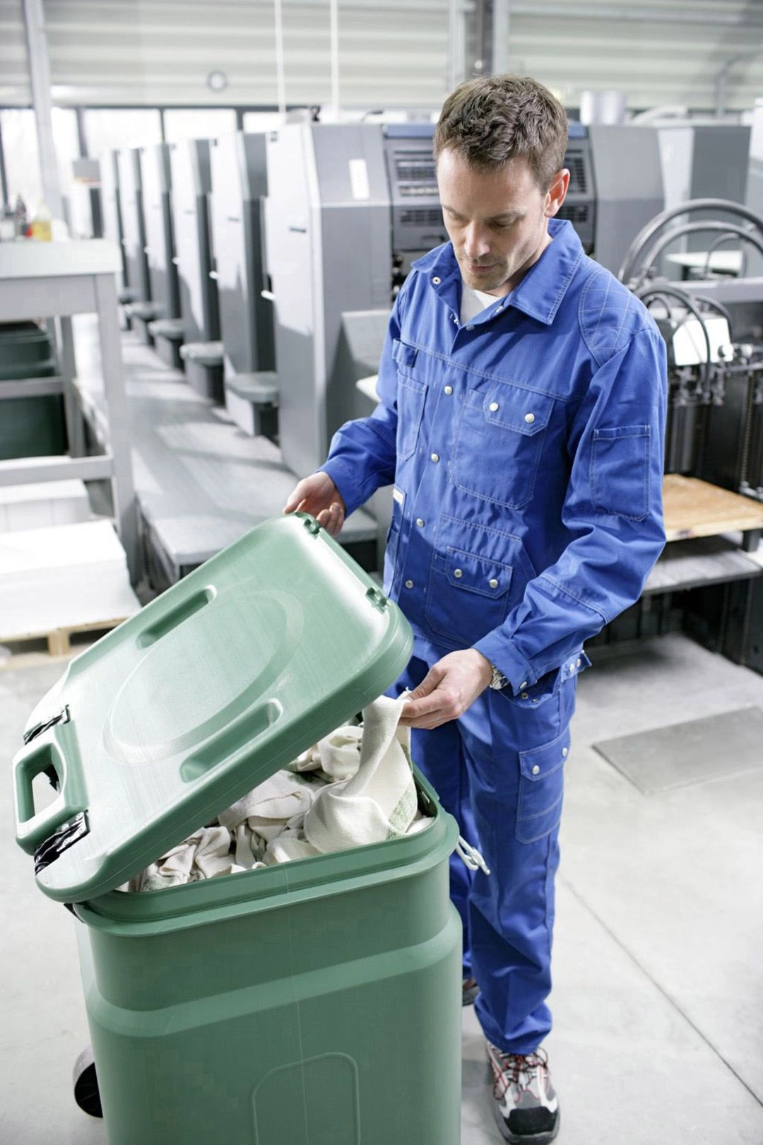 TISSUS INDUSTRIELS. POUR UNE PROPRETÉ IMPECCABLE