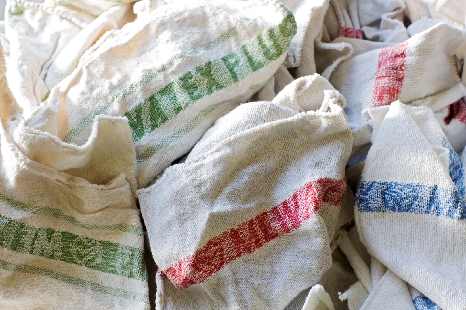 Firma Mewa piorąc swoje produkty stawia na oszczędność zasobów. Czyściwa mogą być prane i wykorzystywane do 50 razy.