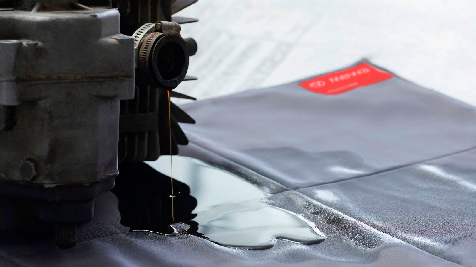 Eine umweltfreundliche Lösung für das Auffangen von Leckagen jeder Art sind die Multitex-Matten im Rundum-Service von Mewa.