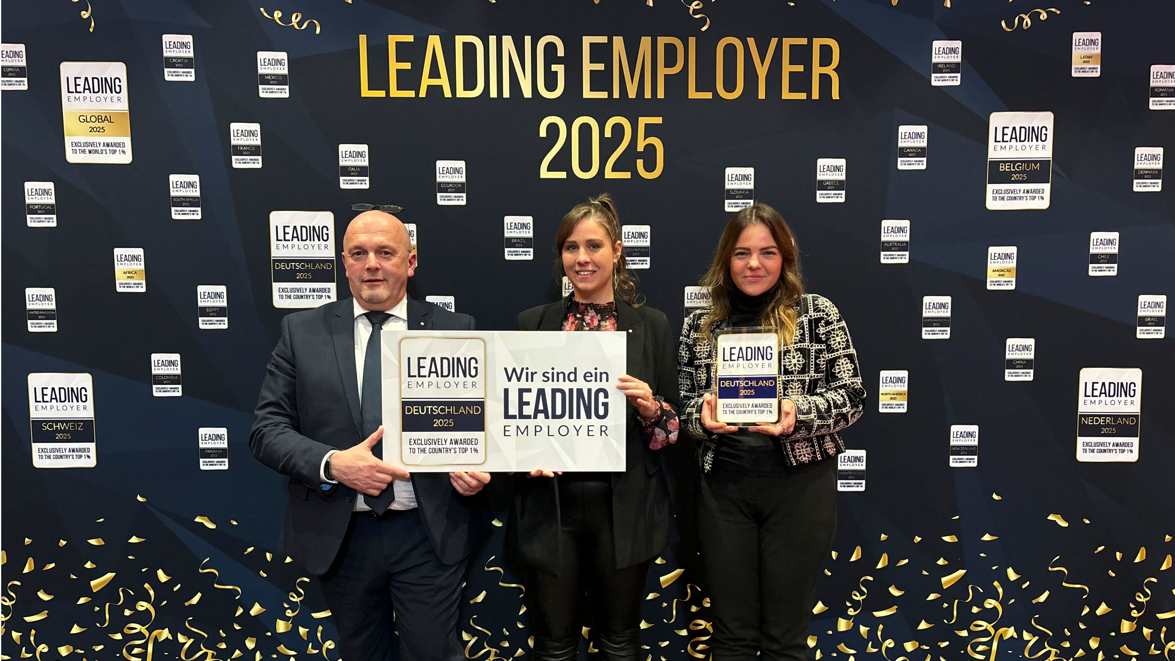 Wir freuen uns darüber, dass wir auch in diesem Jahr wieder als Leading Employer ausgezeichnet wurden und damit zu den besten Arbeitgebern Deutschlands zählen! (Foto: Mewa)