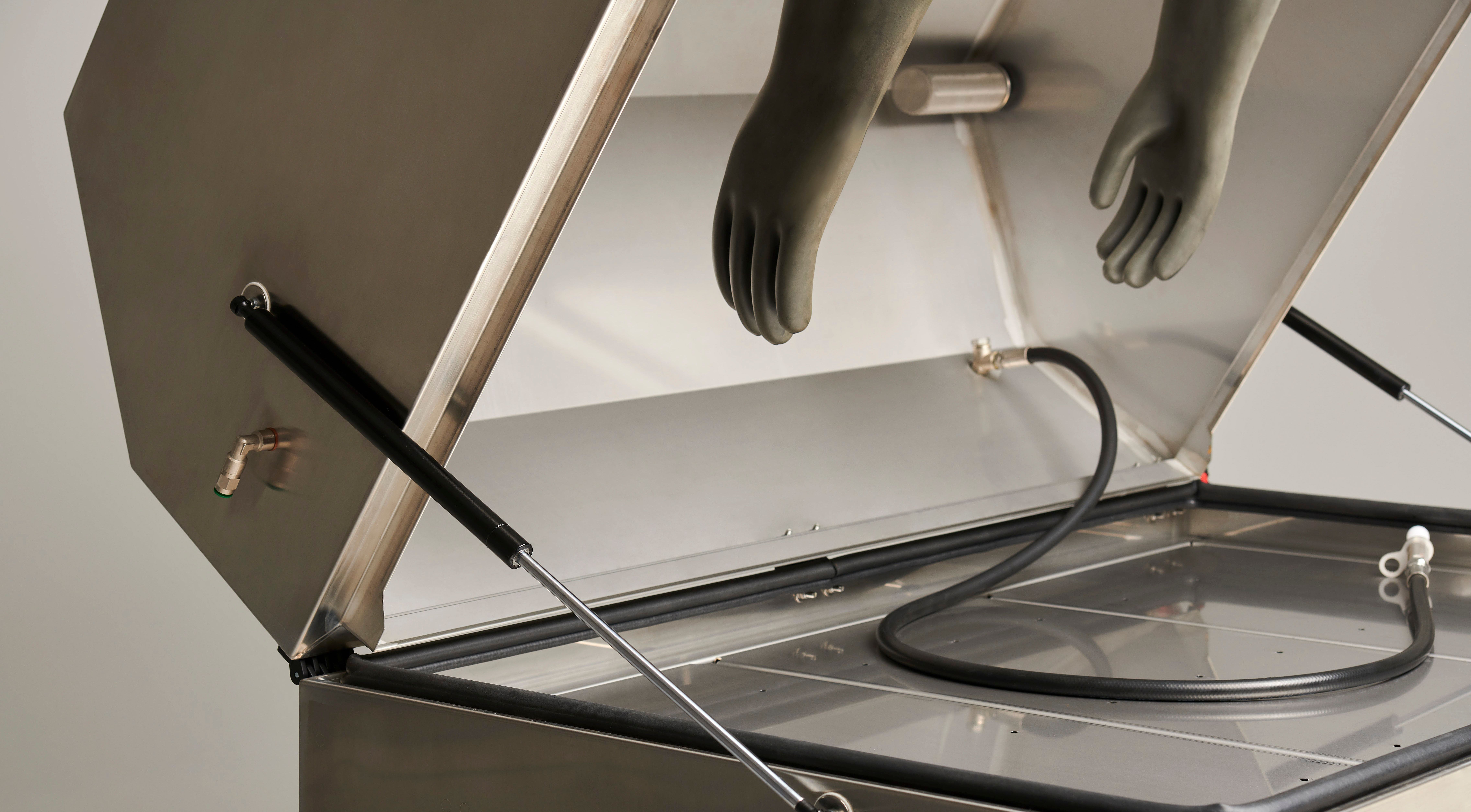 HP Maxi von Mewa mit  hoher Arbeitsfläche, 80 bar Arbeitsdruck, 40°C Reinigungstemperatur und leistungsstarker Hochdruckpistole (Foto: Mewa)