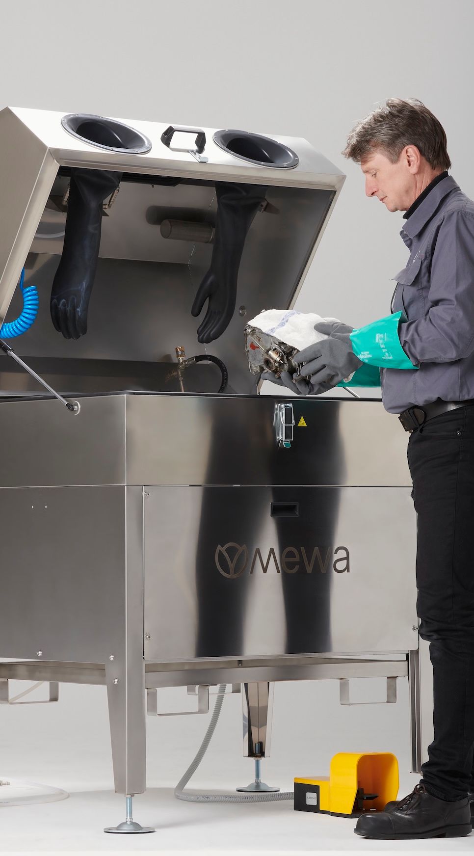 Les fontaines de dégraissage Mewa sont durables, efficaces et certifiées sans danger pour la santé de ses utilisateurs. 