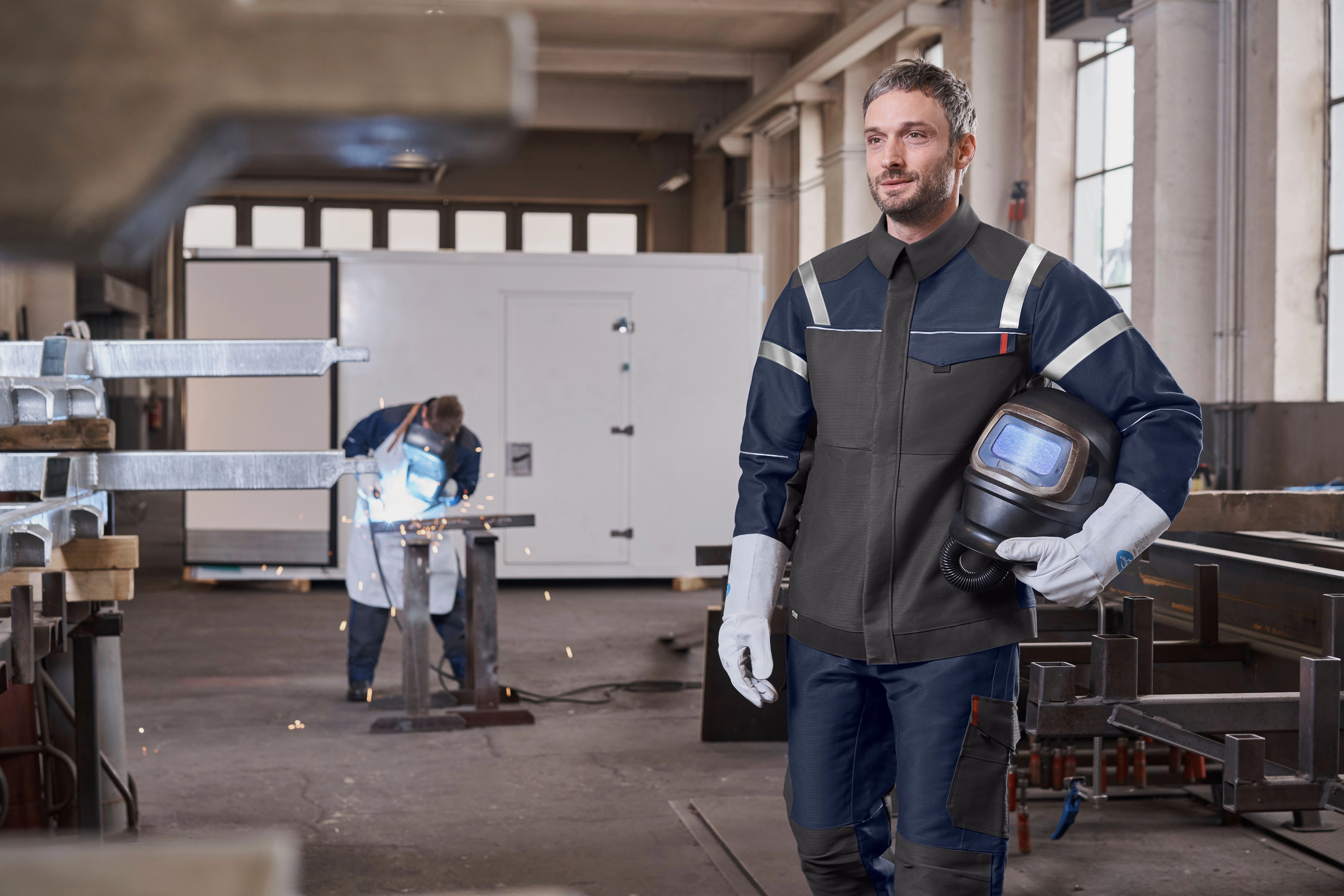 MEWA Flame Advanced protège les travailleurs qui effectuent fréquemment des travaux de soudage.