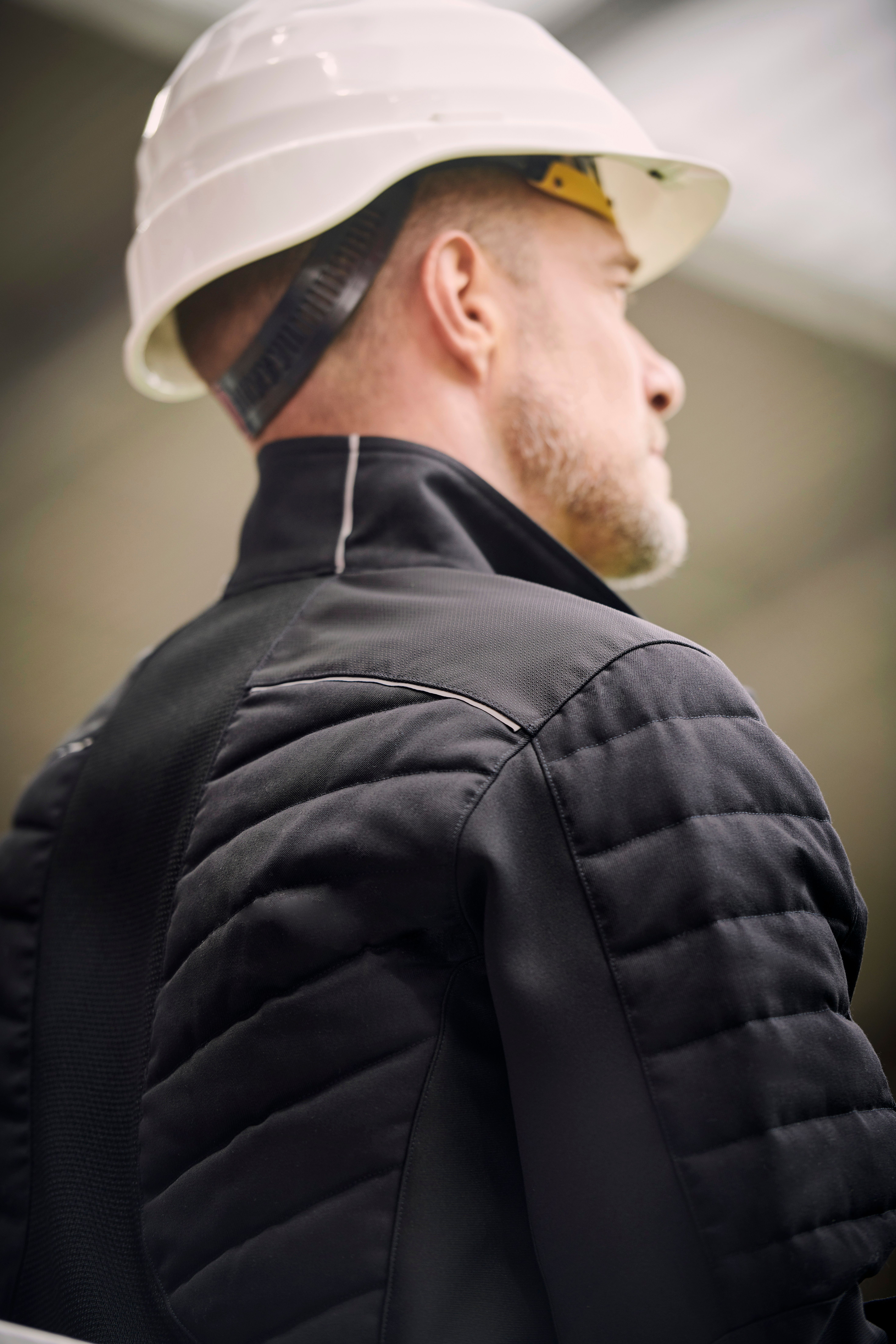 L'une des particularités de PEAK est la combinaison de fils recyclés avec la technologie 37.5®. De cette façon, la surface de la peau maintient une température constante d'environ 37,5 °C. (Photos : MEWA)