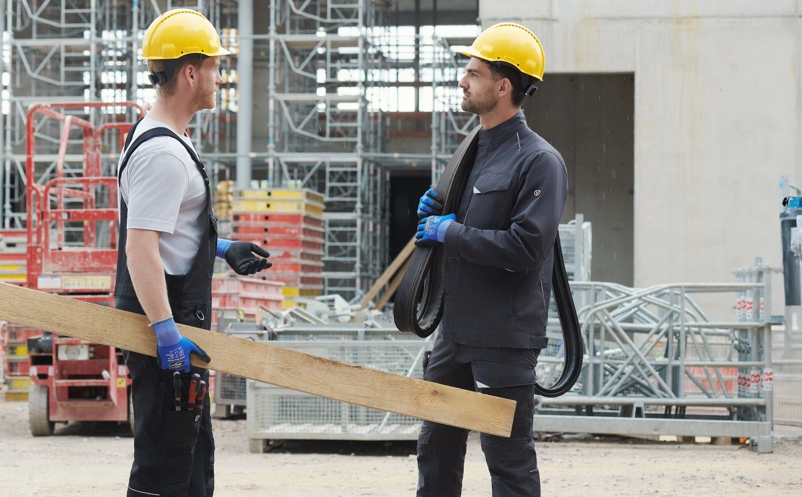 Zwiebellook bei der Arbeit: flexibel durch jeden Arbeitstag